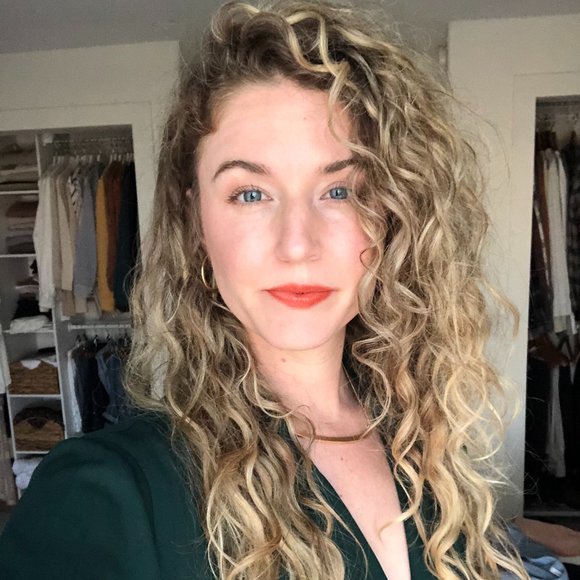 Meet your Posher, Ashley - Picture 2 of 2